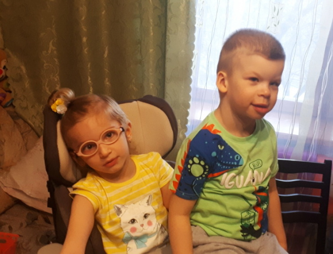 Алина и Артем Сасины