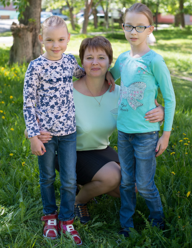 Лиза и Настя Кочневы