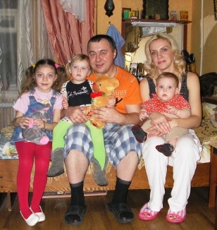 Олег Котов и его семья